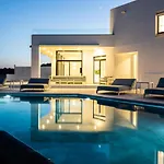 Paul's Mansion *