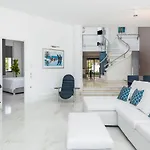 וילה Paul's Mansion *