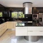 וילה Paul's Mansion *