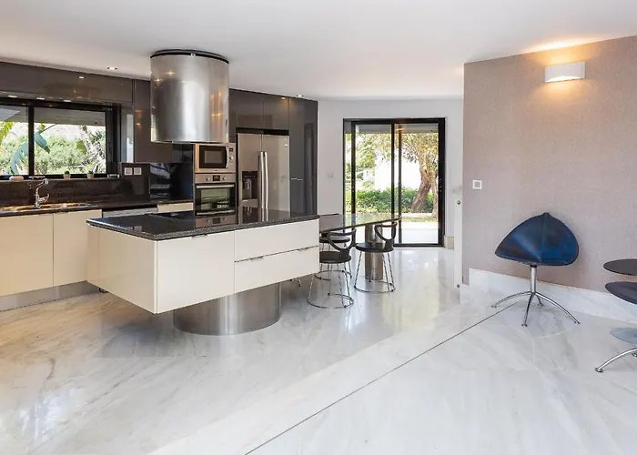 Paul's Mansion ヴィラ *