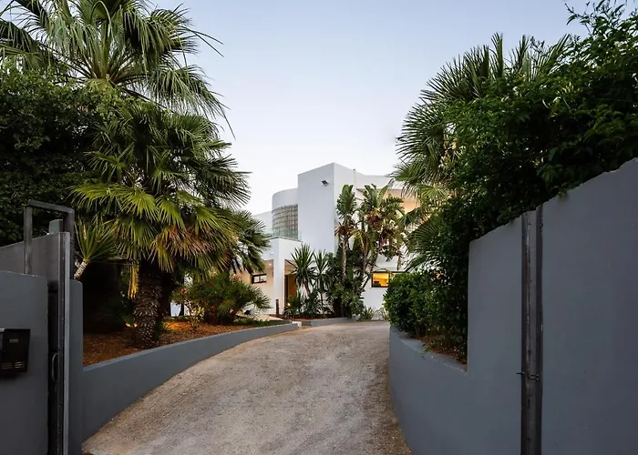 Paul's Mansion ハニア